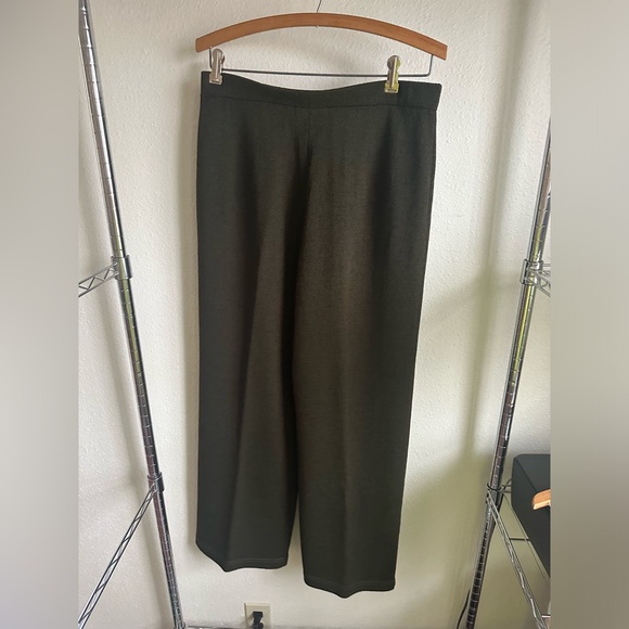 ST. JOHN 3 PIECE SWEATER PANT SET - Picture 3 of 13